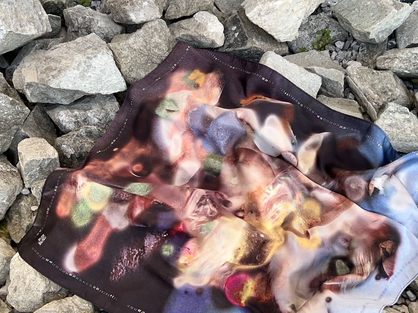 scarf+calendar - picupthesesame 